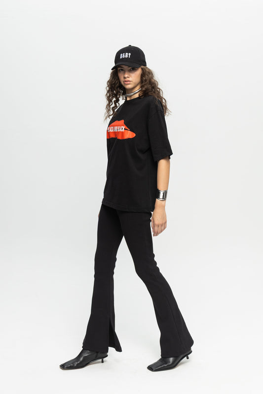 "Lips" T-shirt-Black and Black