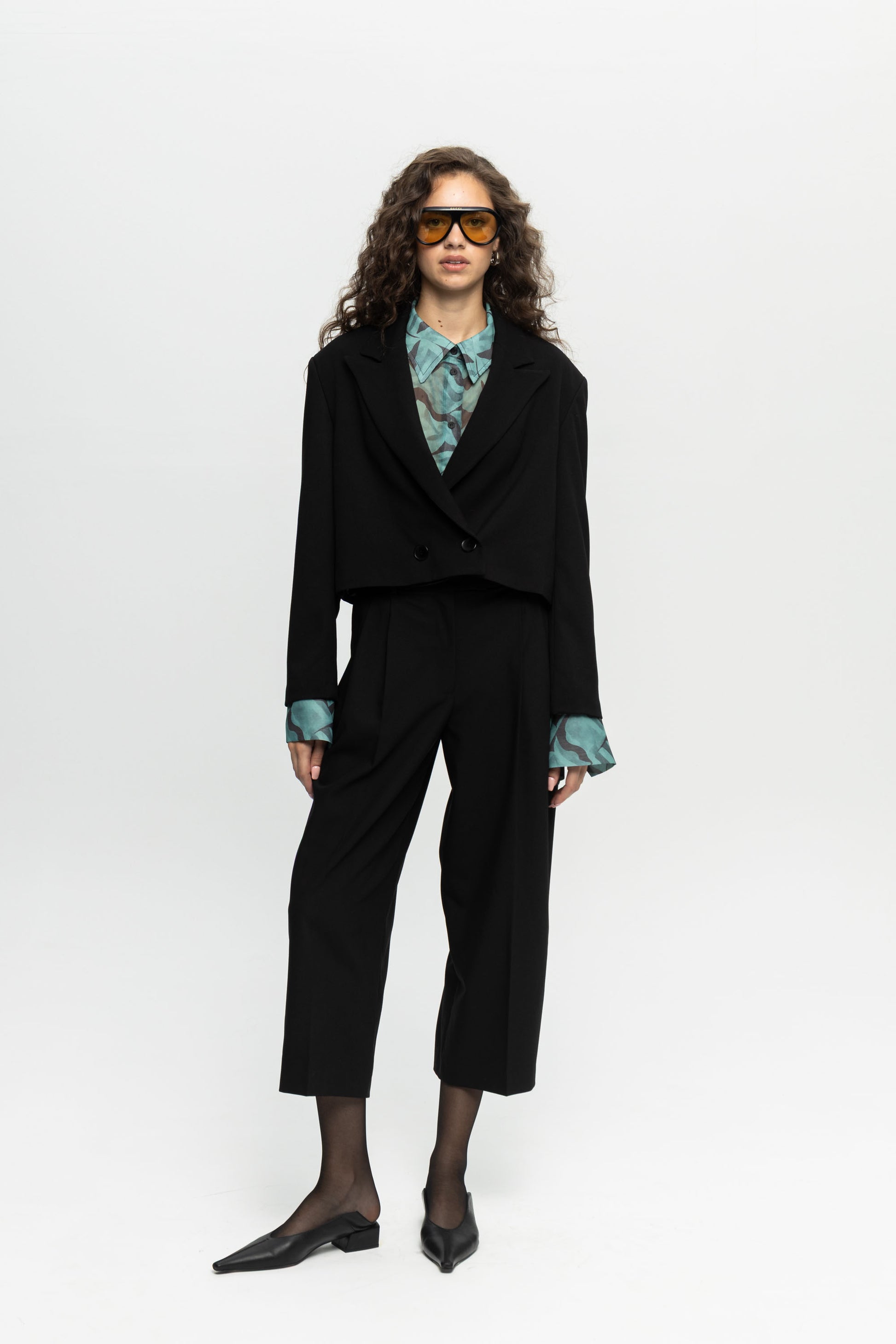 Cropped Blazer-Black and Black