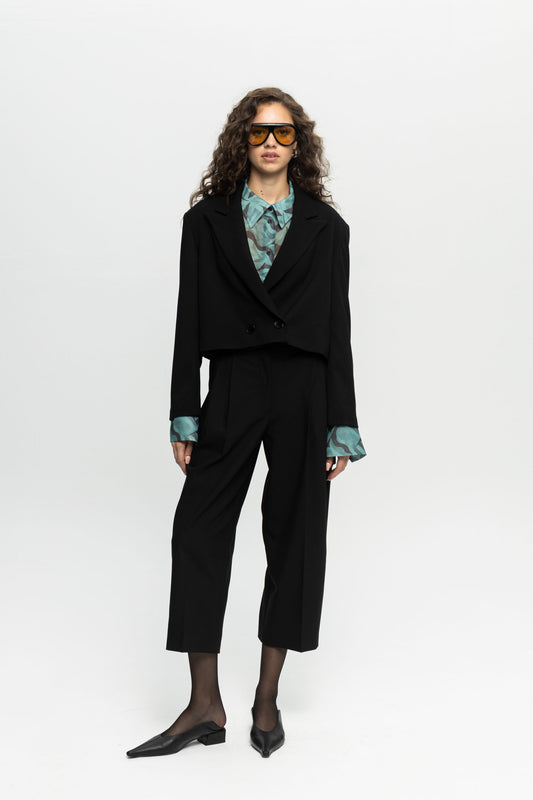 Cropped Blazer-Black and Black