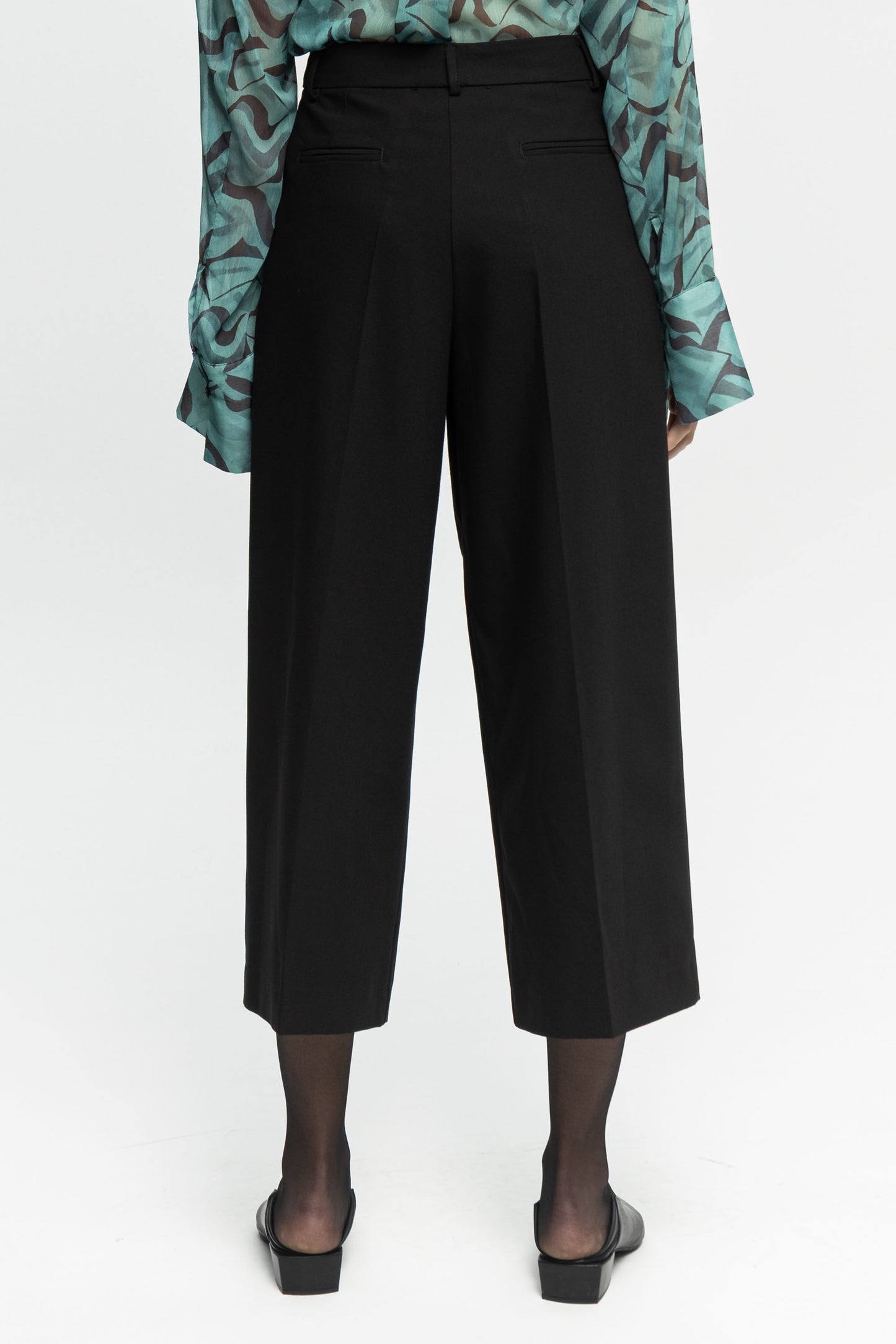 Cropped Trousers-Black and Black