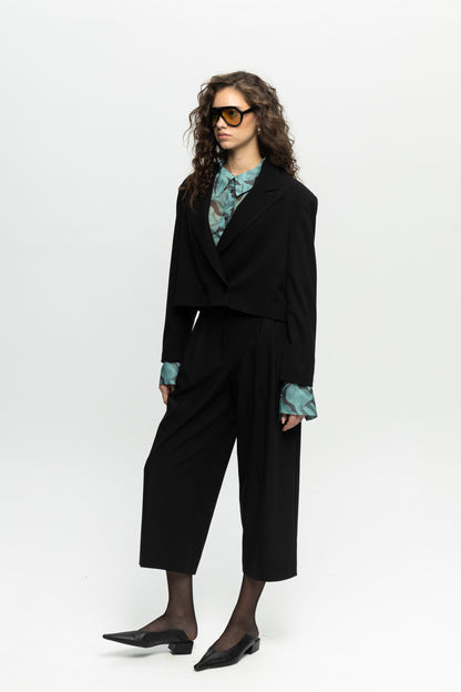 Cropped Blazer-Black and Black