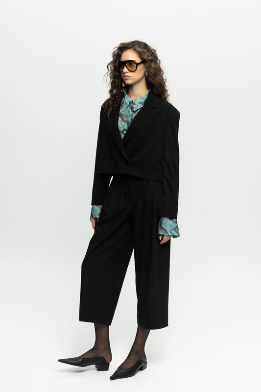 Cropped Blazer-Black and Black