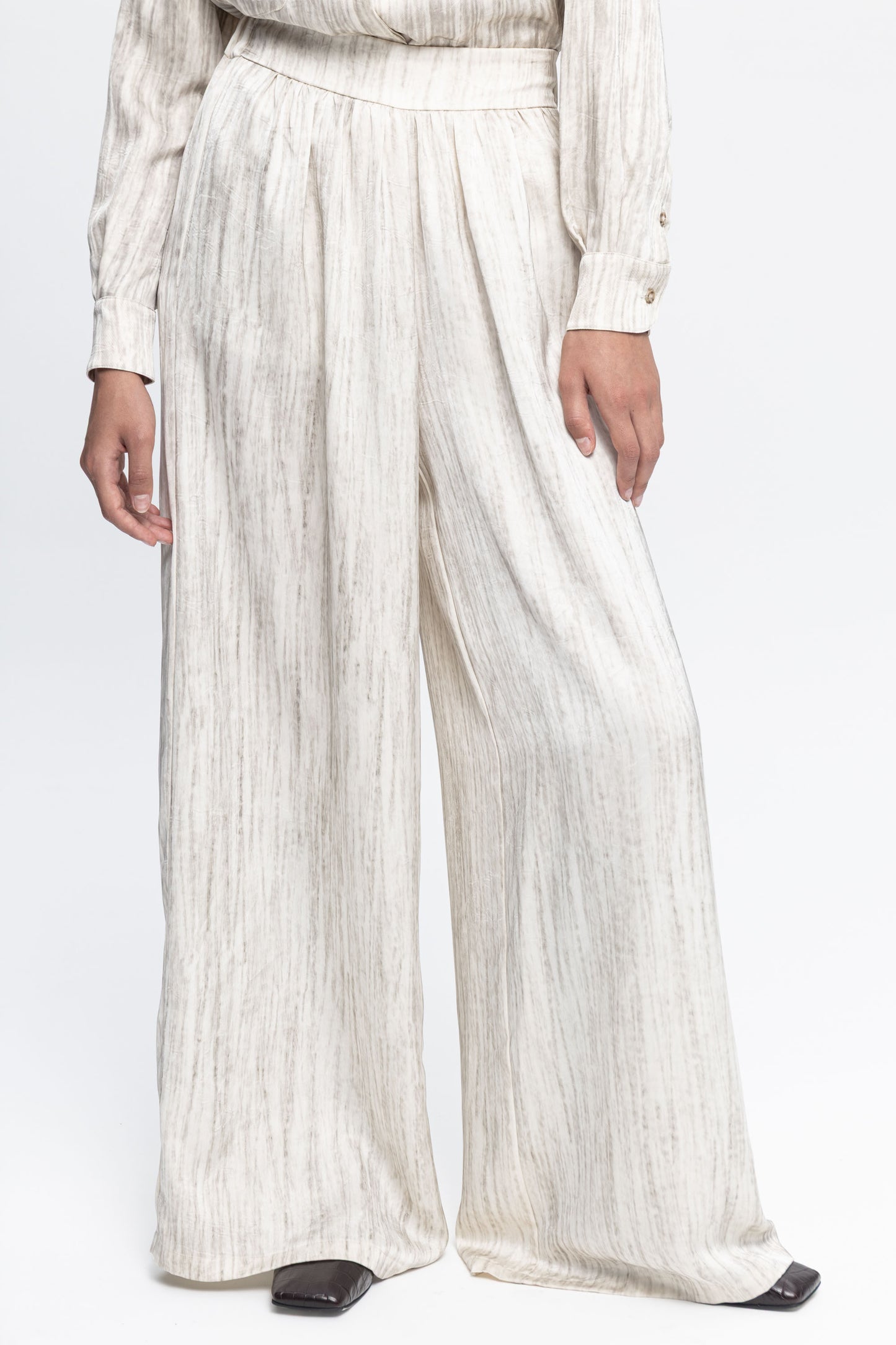 Vanilla Pants-Black and Black