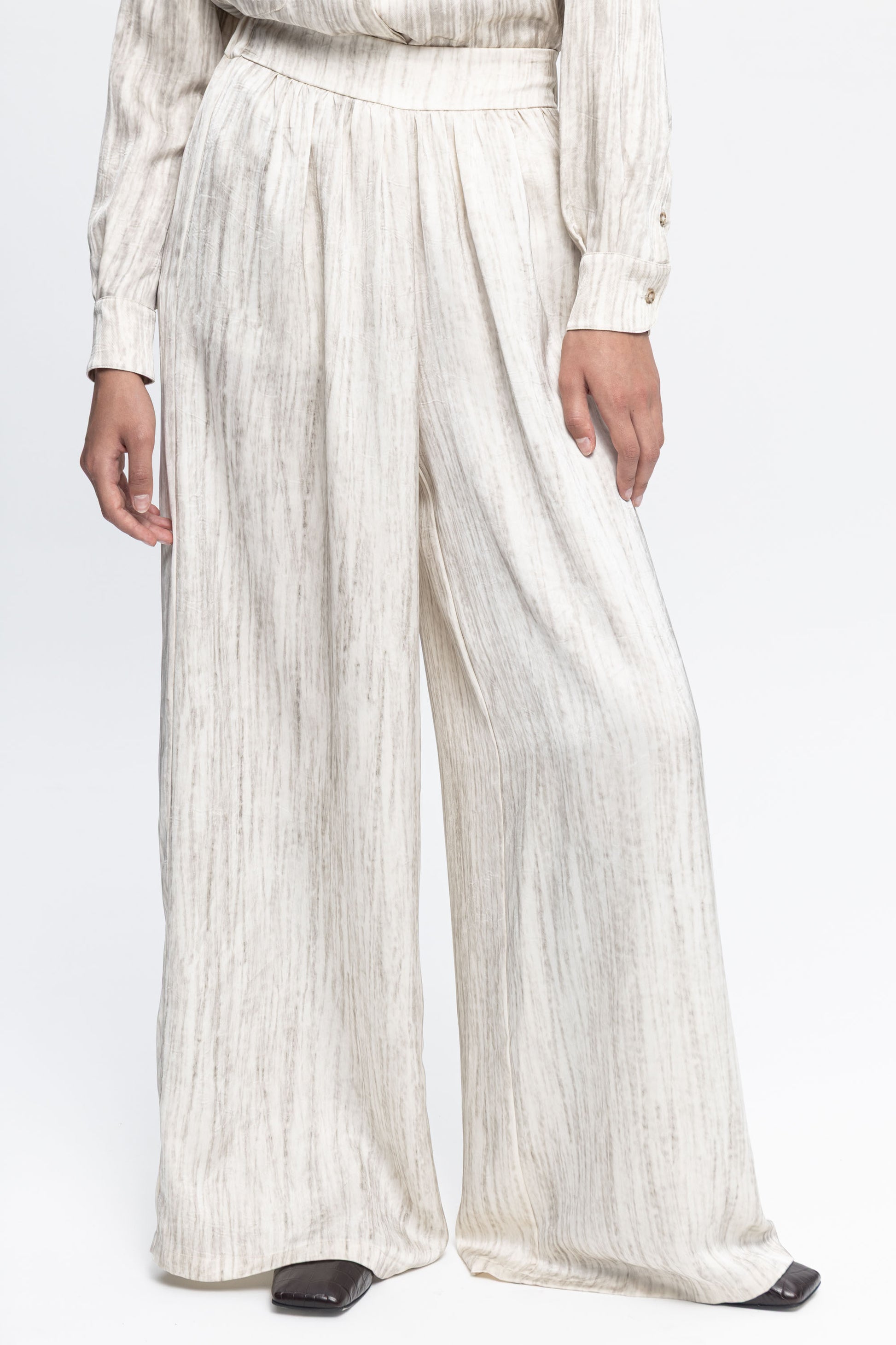 Vanilla Pants-Black and Black