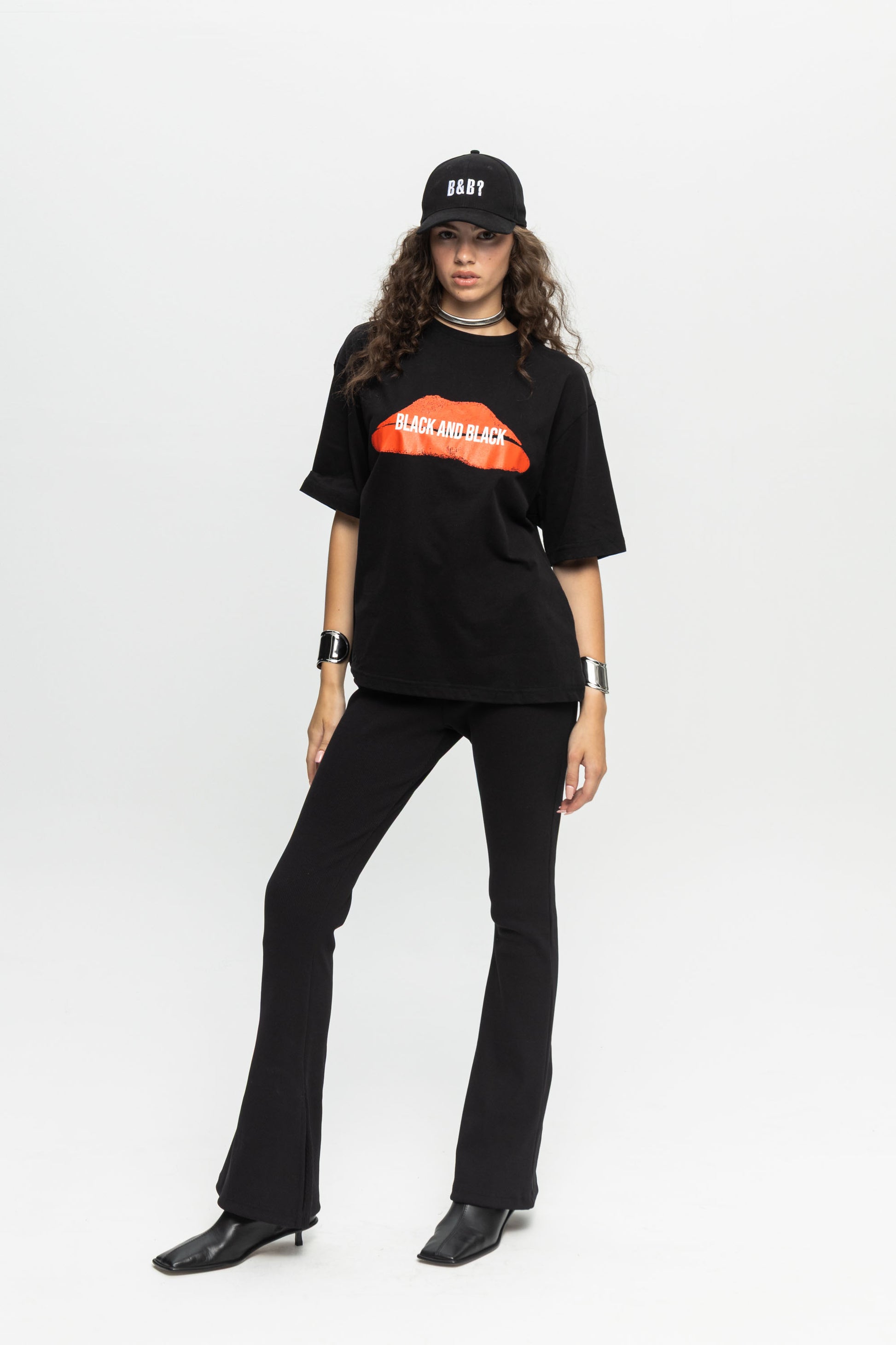 "Lips" T-shirt-Black and Black