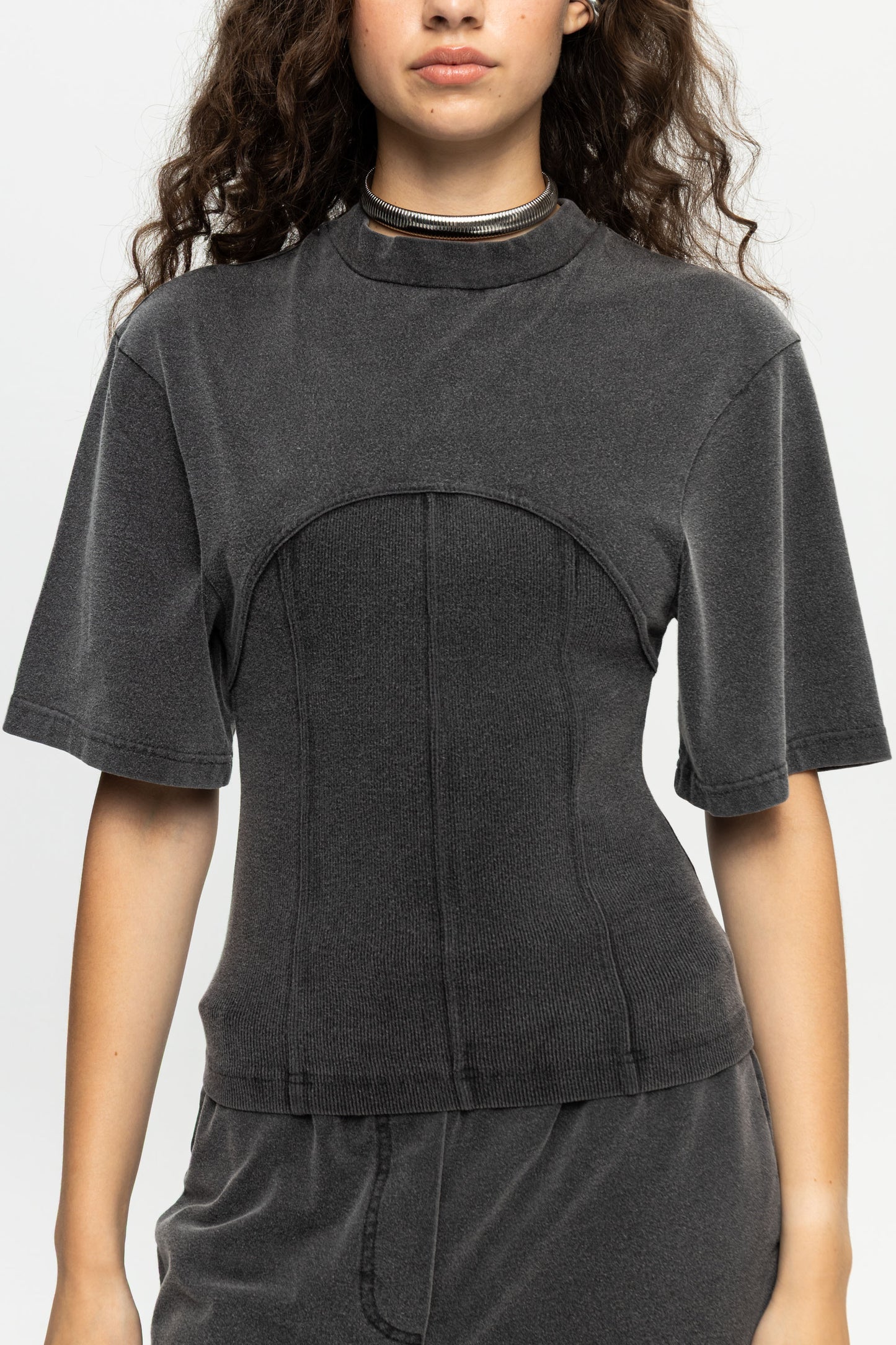 Fitted Structure Tee-Black and Black