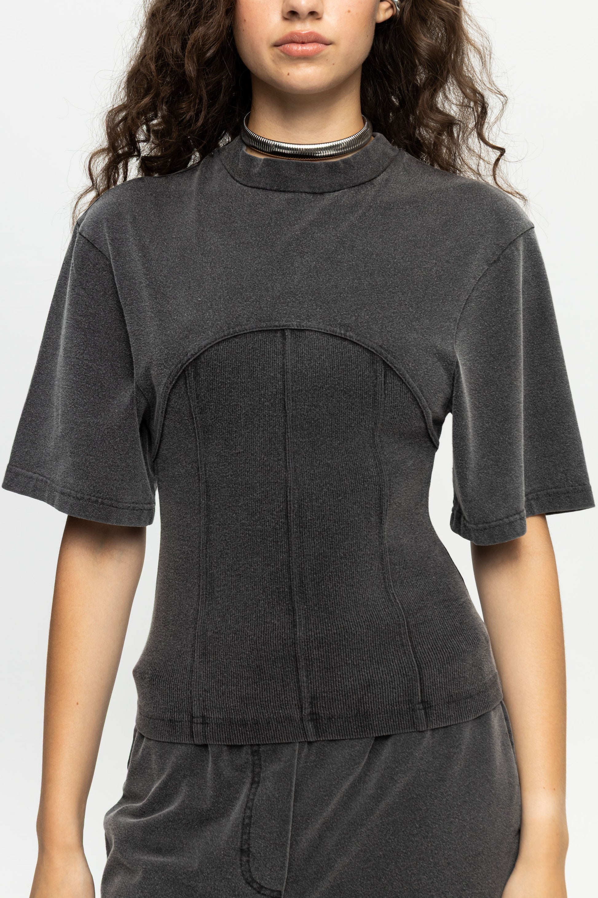 Fitted Structure Tee-Black and Black
