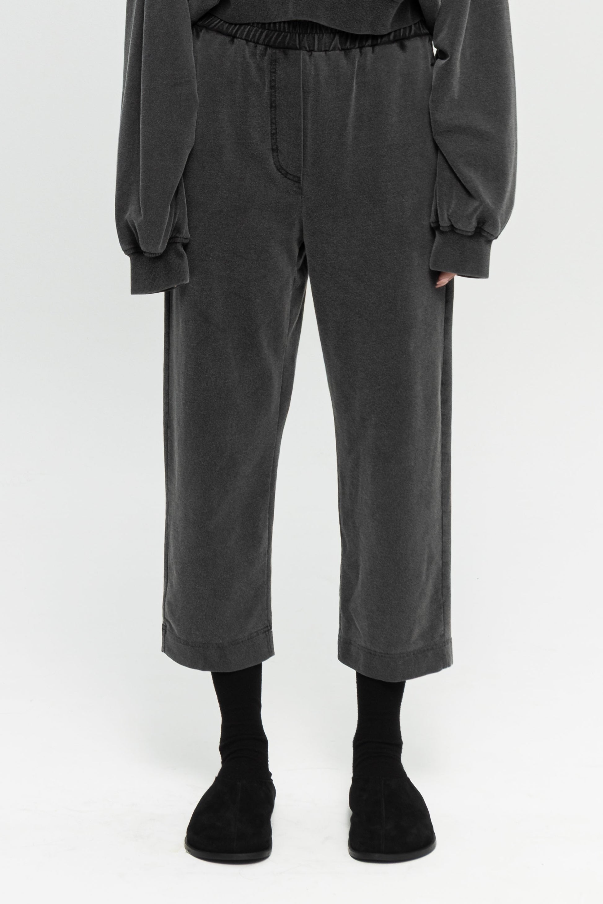 Cropped Sweatpants-Black and Black